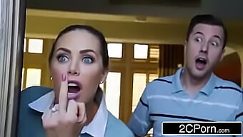 Nicole Aniston Und August Ames Werden In Einem Heißen Video Freundlich